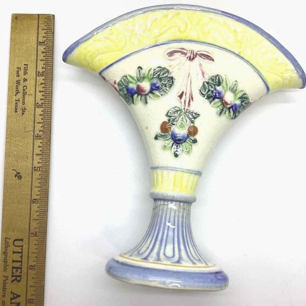 Vintage Maruhon Ware Japan Hand‎ Painted Fan Vase Art Deco Fruit Bow Relief